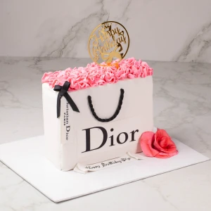 FASHION DIVA THEME FONDANT CAKE